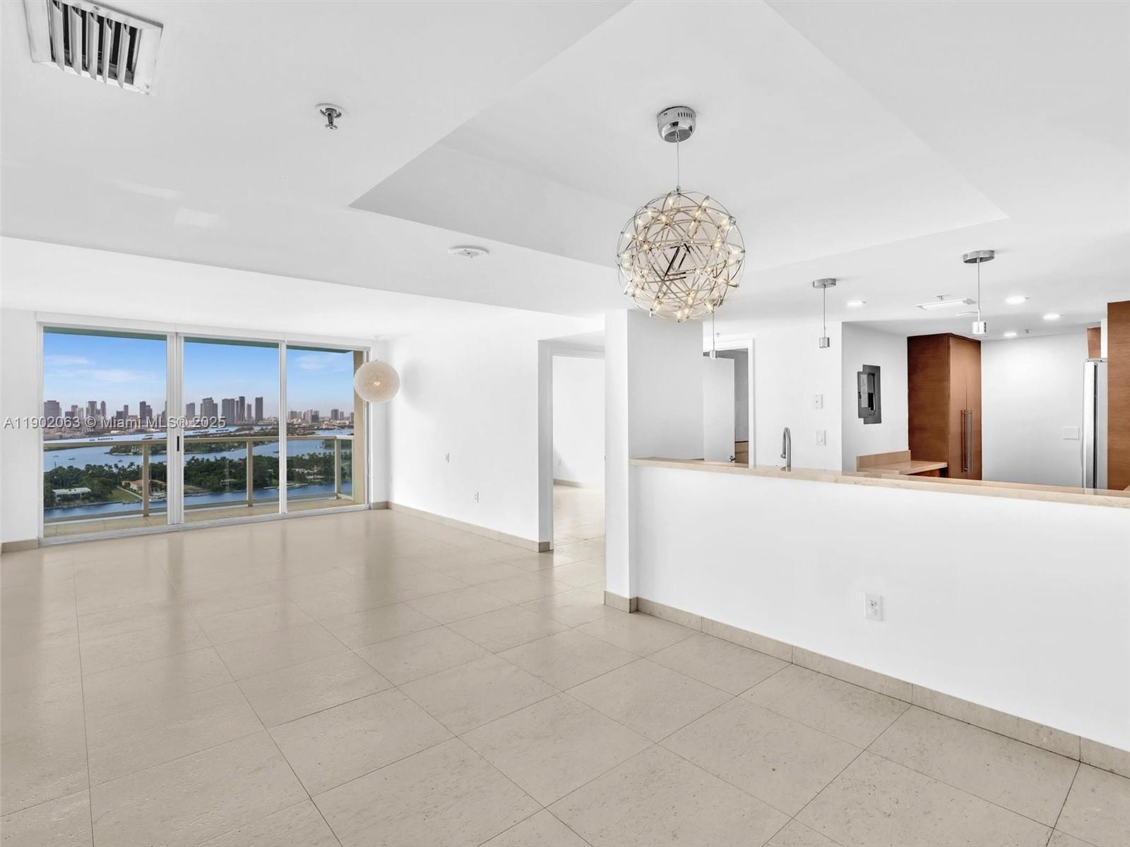 650 West Ave 3003