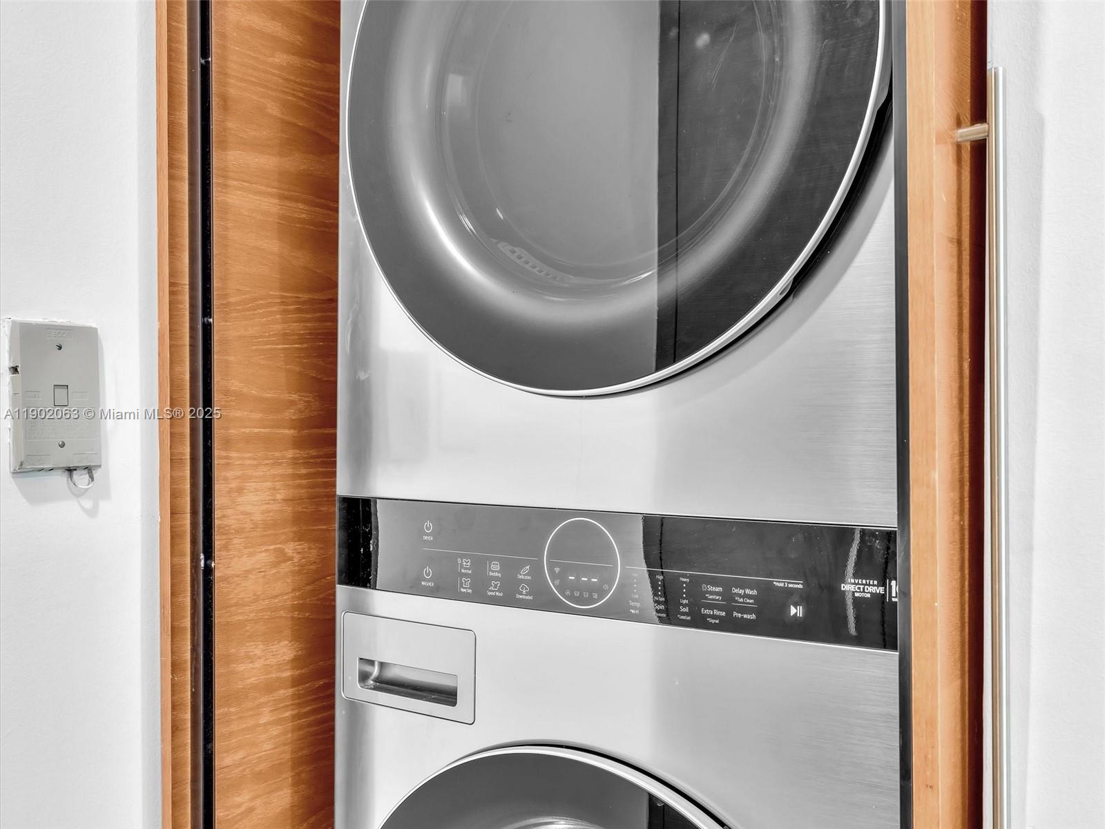 THE FLORIDIAN CONDO - Residential Lease