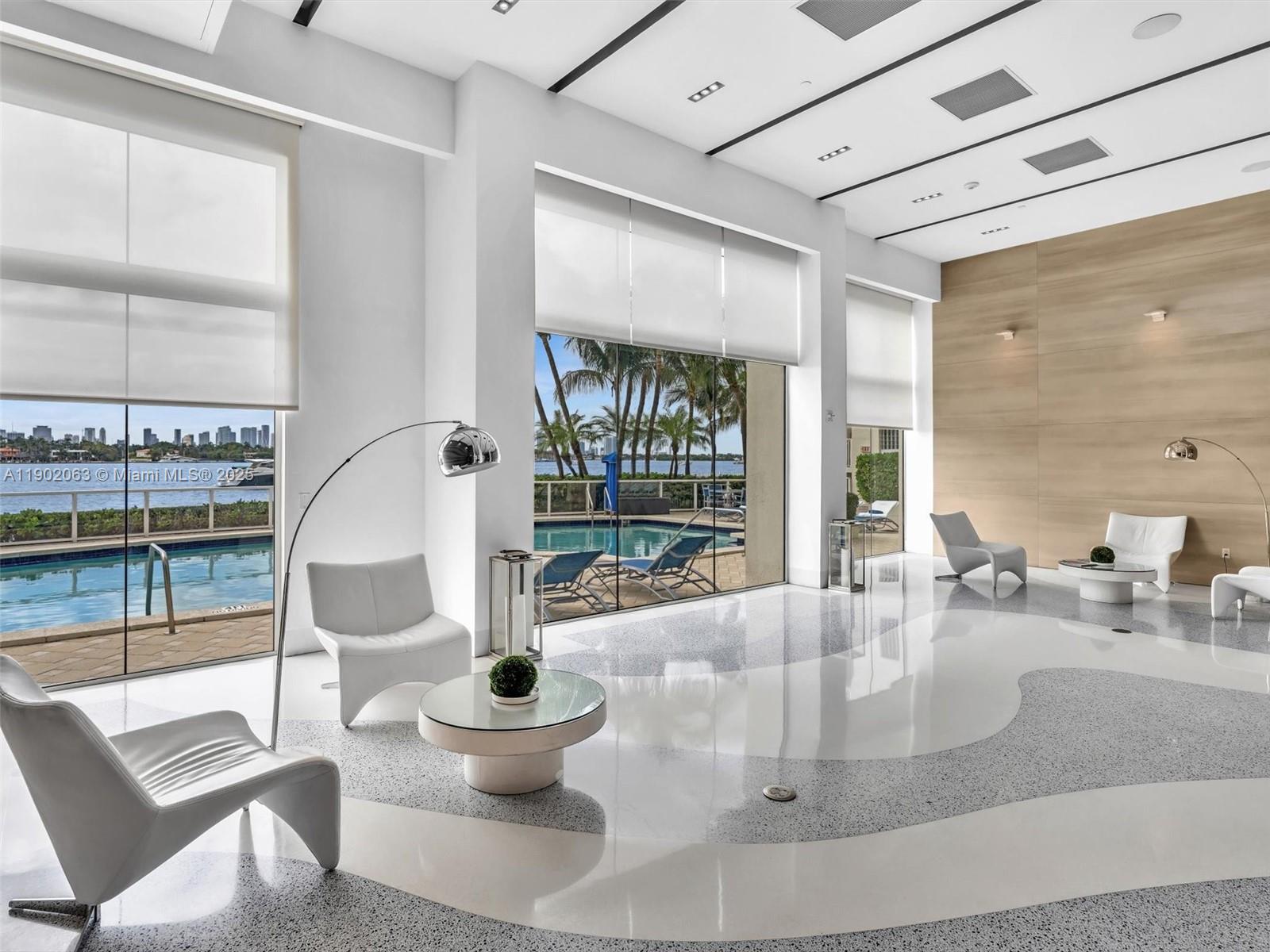 THE FLORIDIAN CONDO - Residential Lease