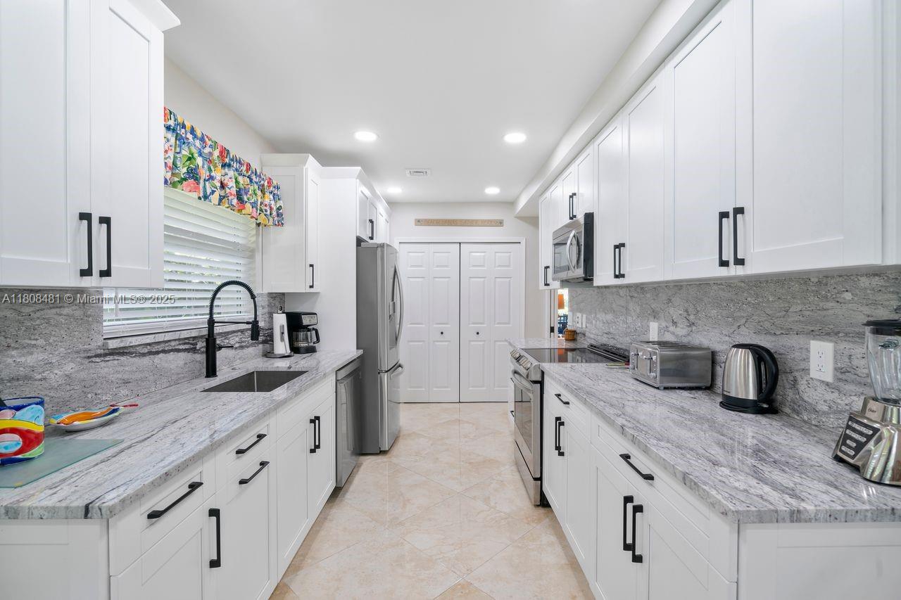 BEACHCOMBER - Residential