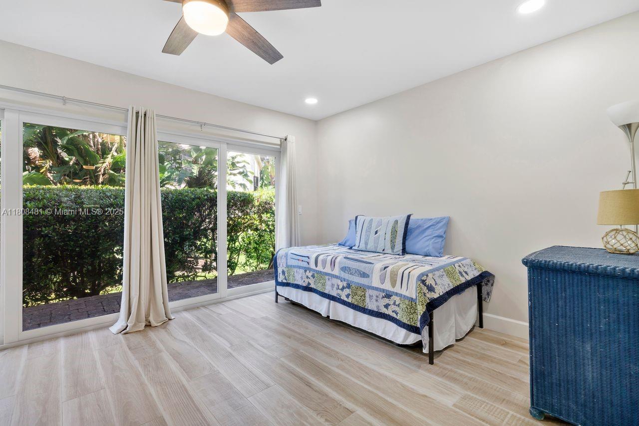 BEACHCOMBER - Residential