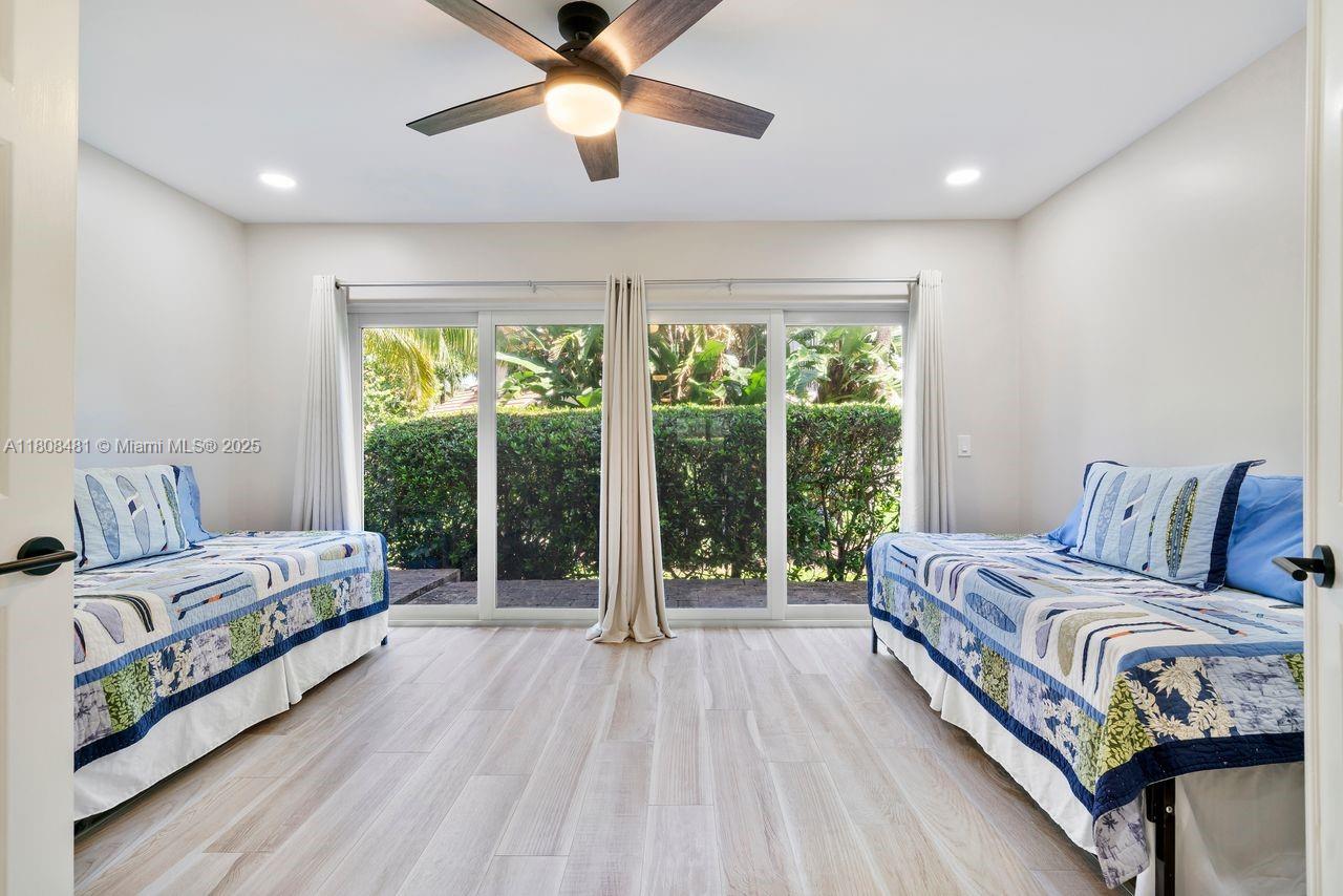 BEACHCOMBER - Residential