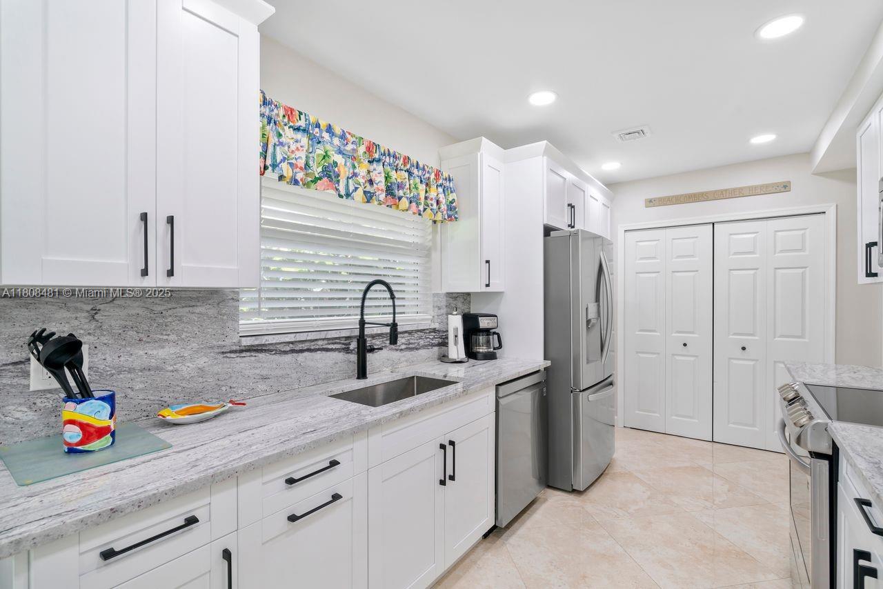 BEACHCOMBER - Residential