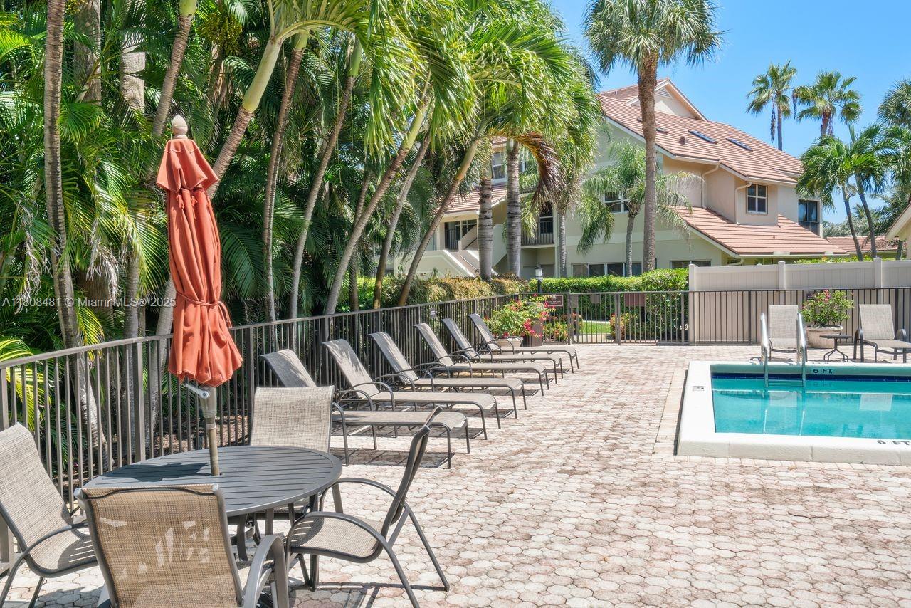 BEACHCOMBER - Residential