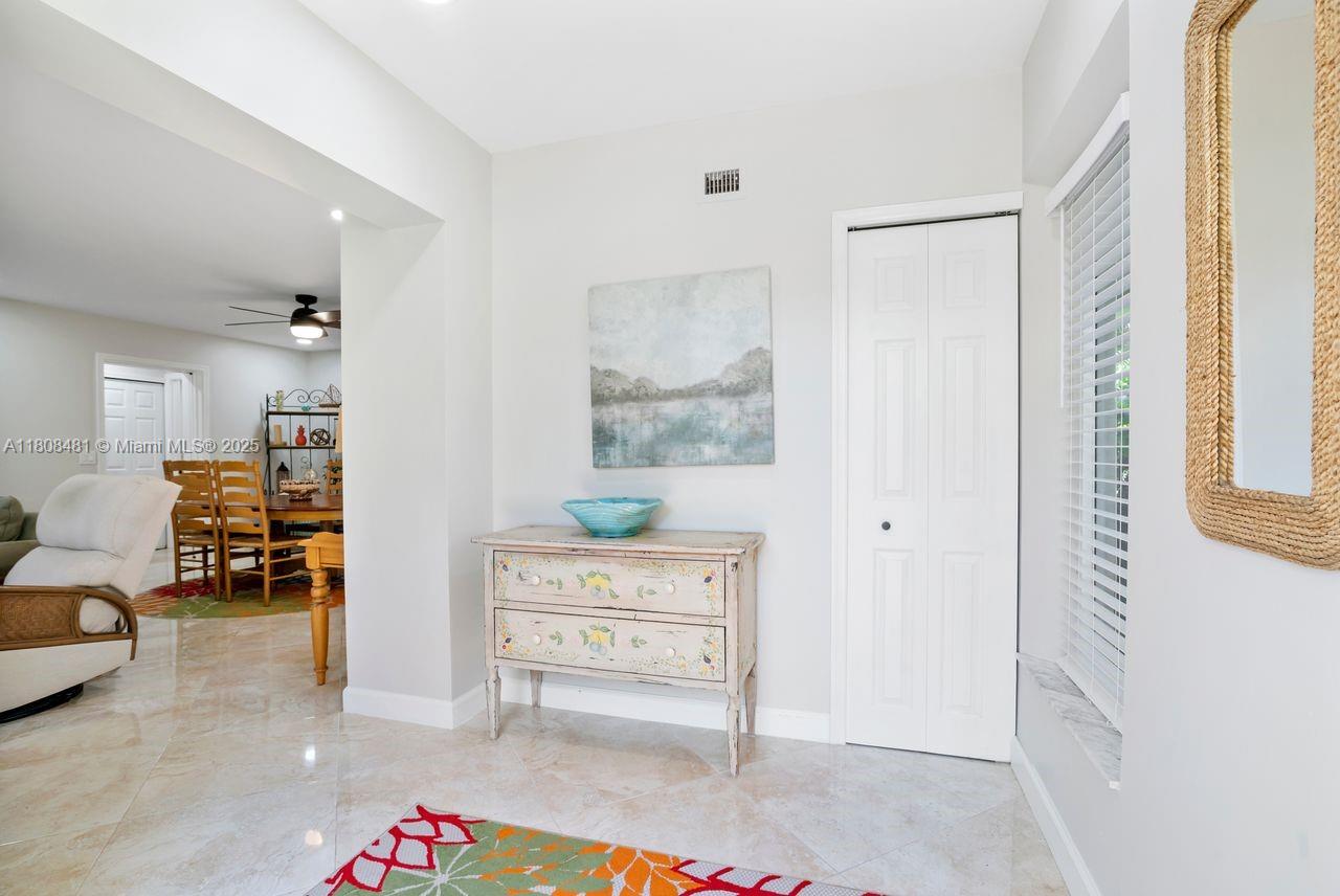 BEACHCOMBER - Residential