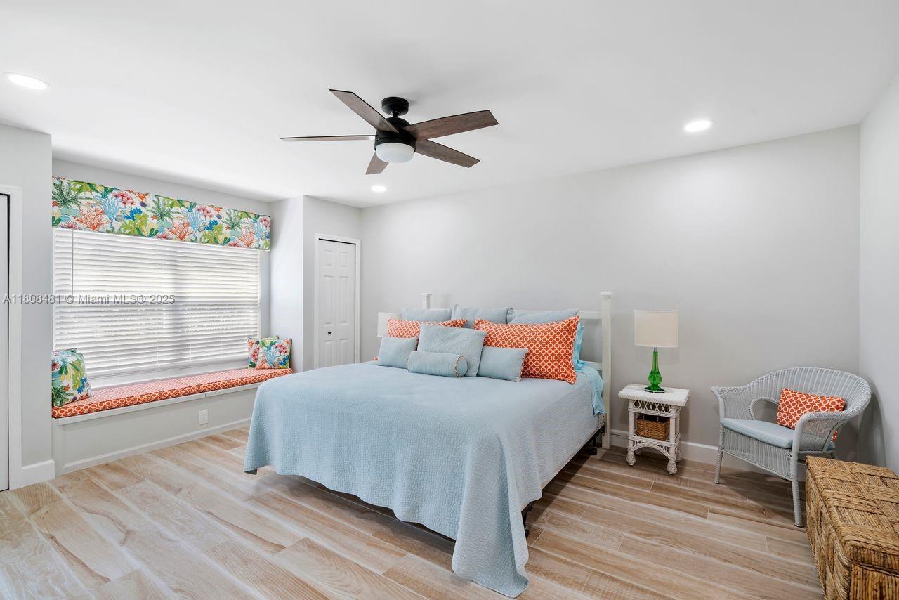 BEACHCOMBER - Residential