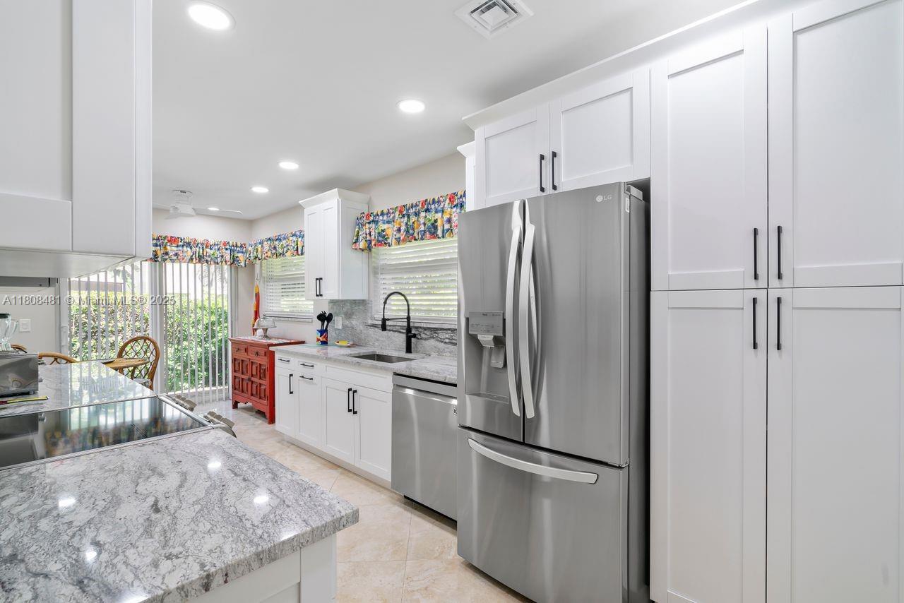 BEACHCOMBER - Residential