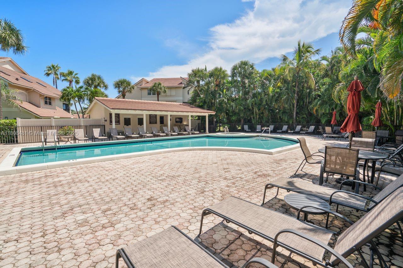 BEACHCOMBER - Residential