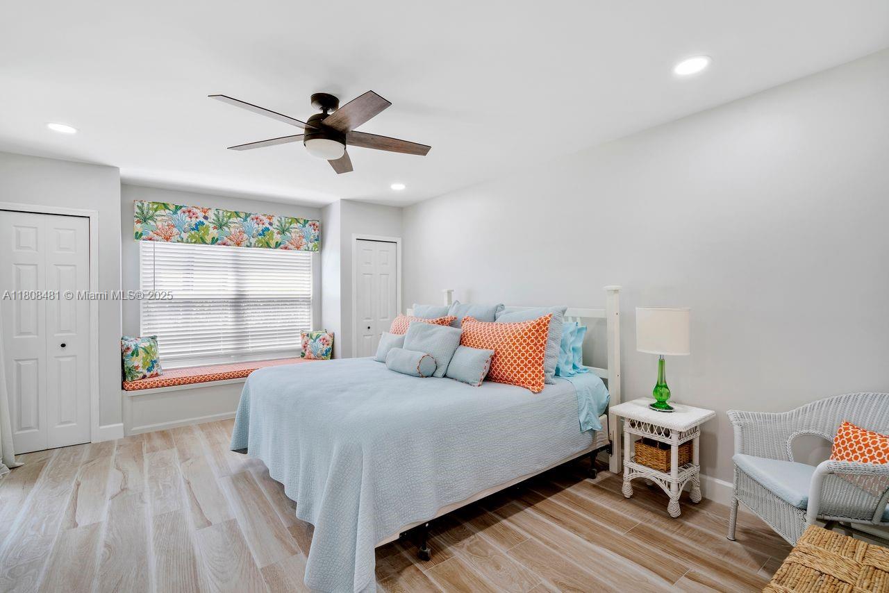 BEACHCOMBER - Residential