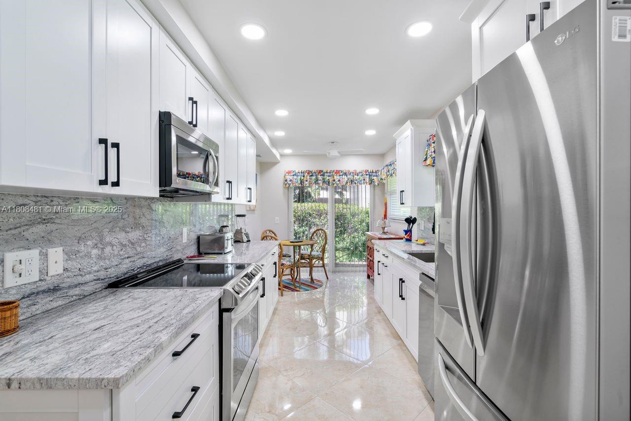 BEACHCOMBER - Residential