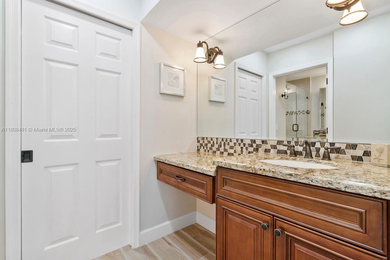 BEACHCOMBER - Residential