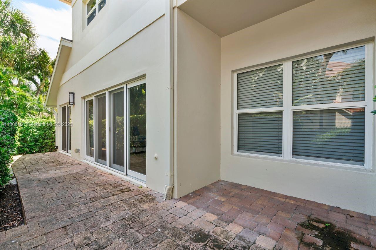 BEACHCOMBER - Residential