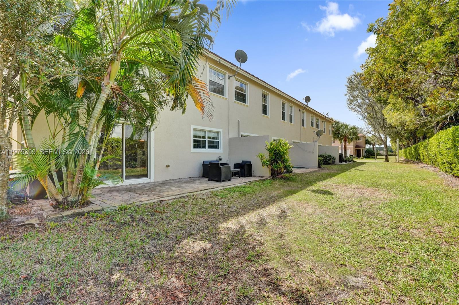 VERONA PALMS - Residential