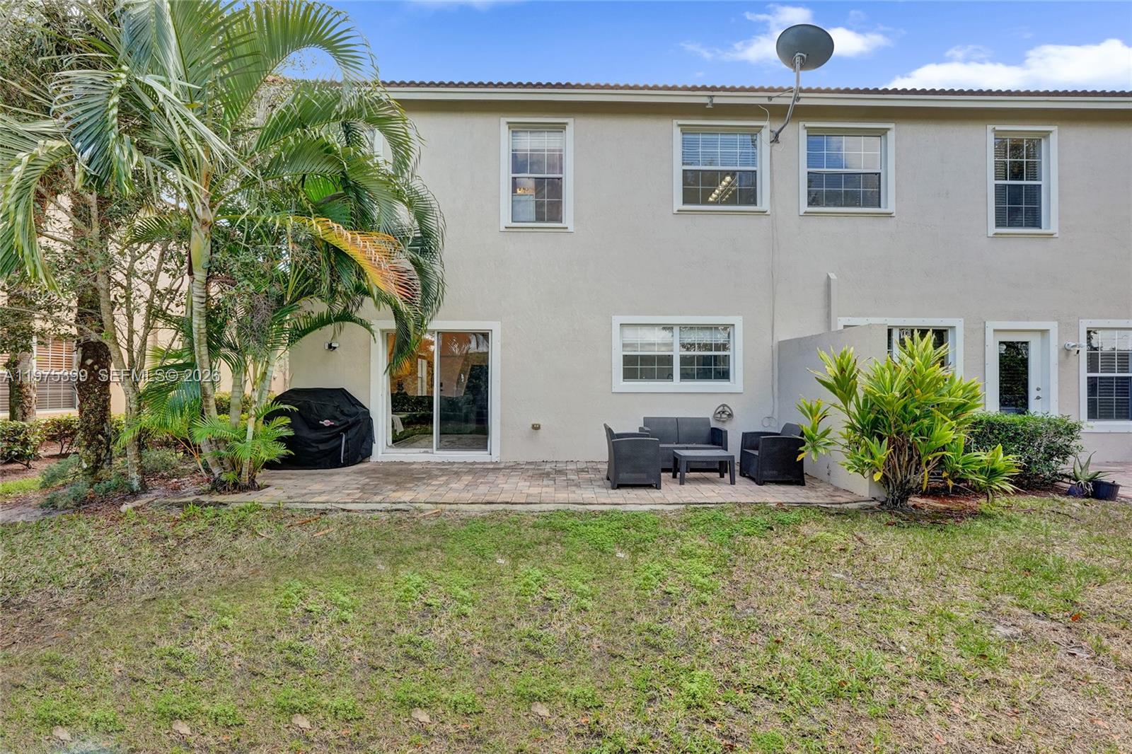 VERONA PALMS - Residential