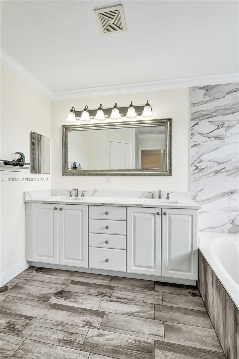 VERONA PALMS - Residential