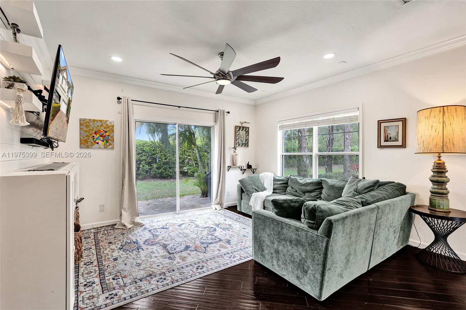 VERONA PALMS - Residential