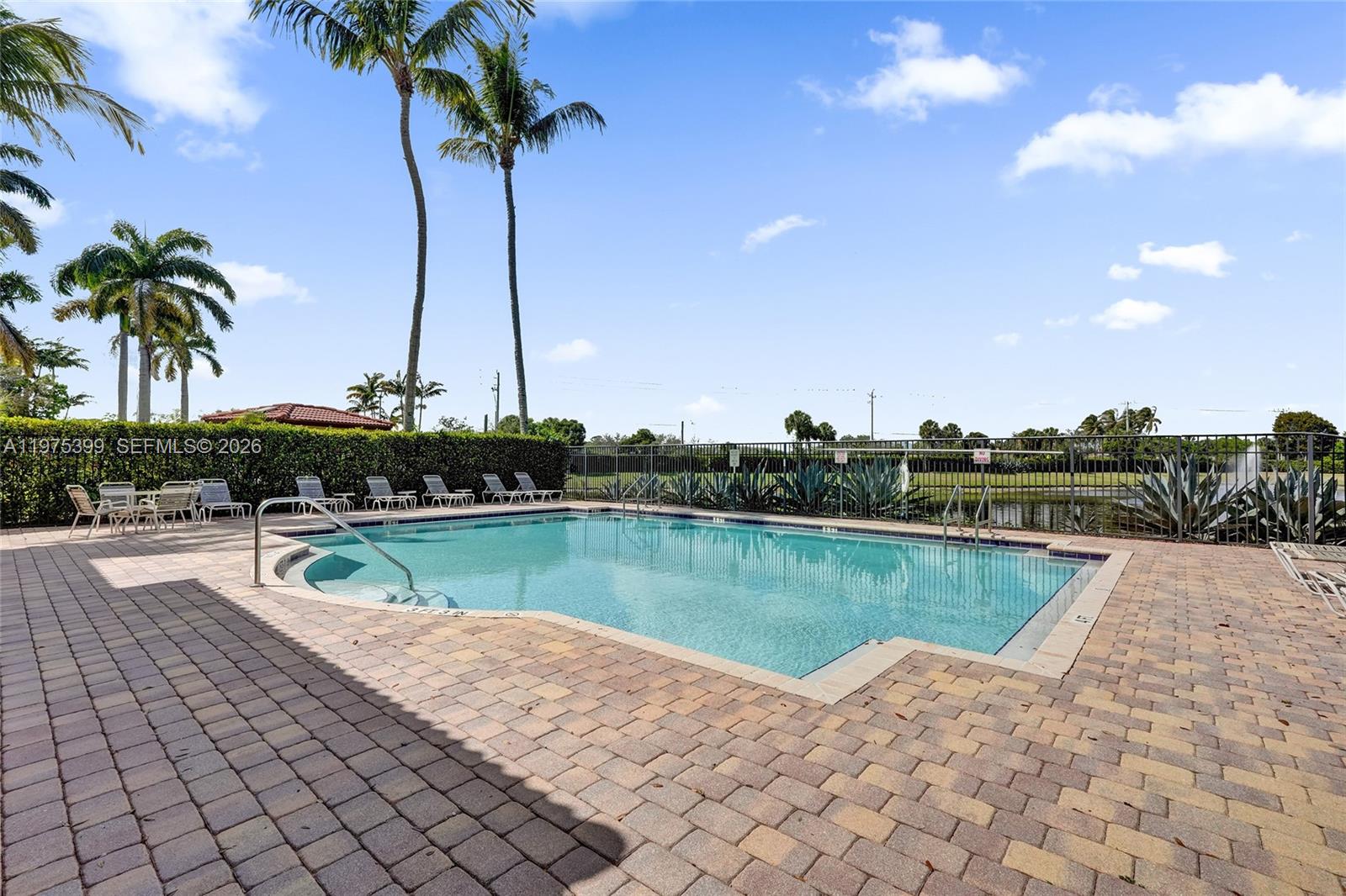 VERONA PALMS - Residential