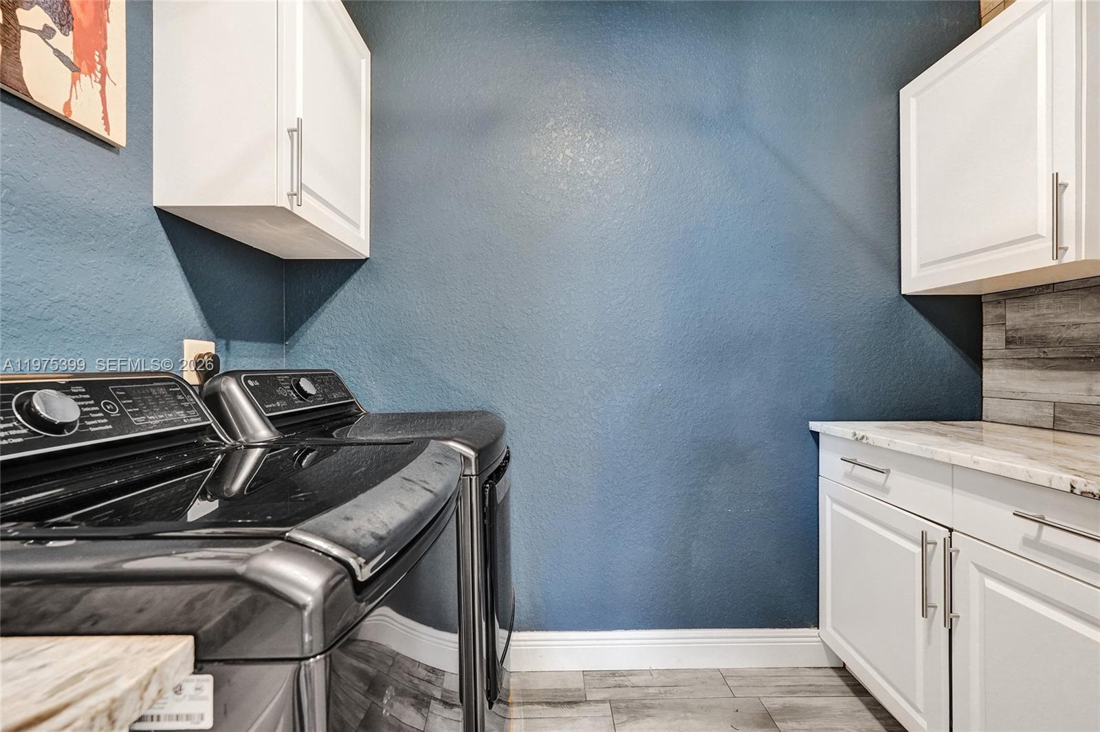 VERONA PALMS - Residential