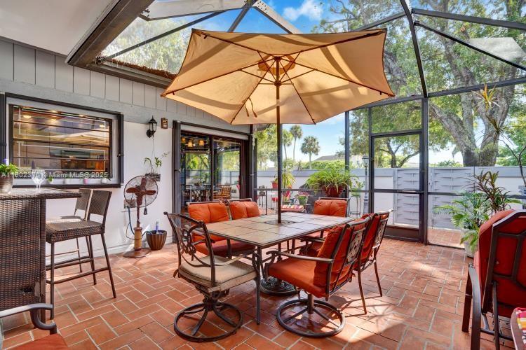 THE TOWNHOMES OF DORAL OA - Residential