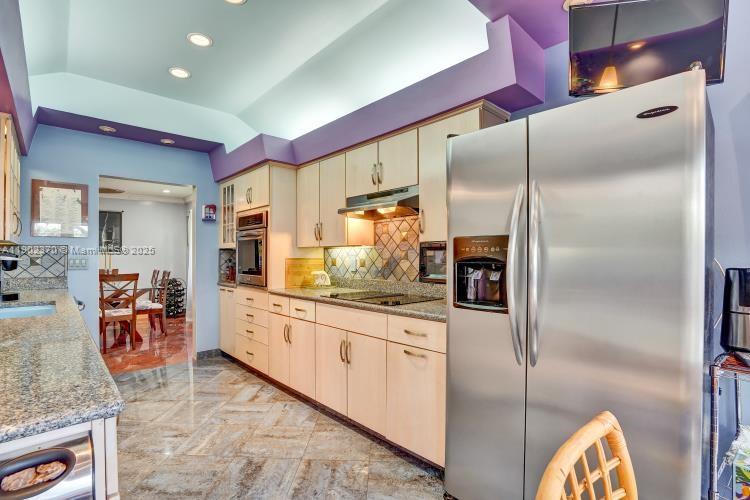 THE TOWNHOMES OF DORAL OA - Residential