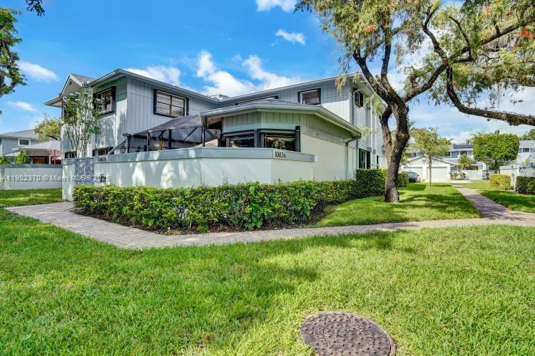 THE TOWNHOMES OF DORAL OA - Residential