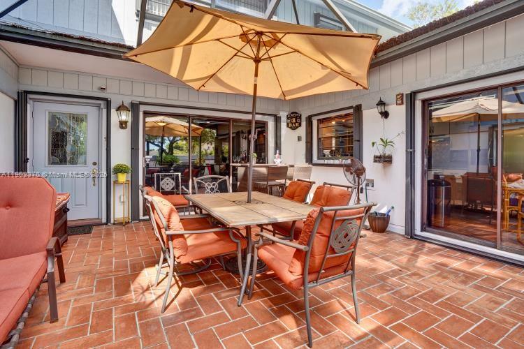 THE TOWNHOMES OF DORAL OA - Residential