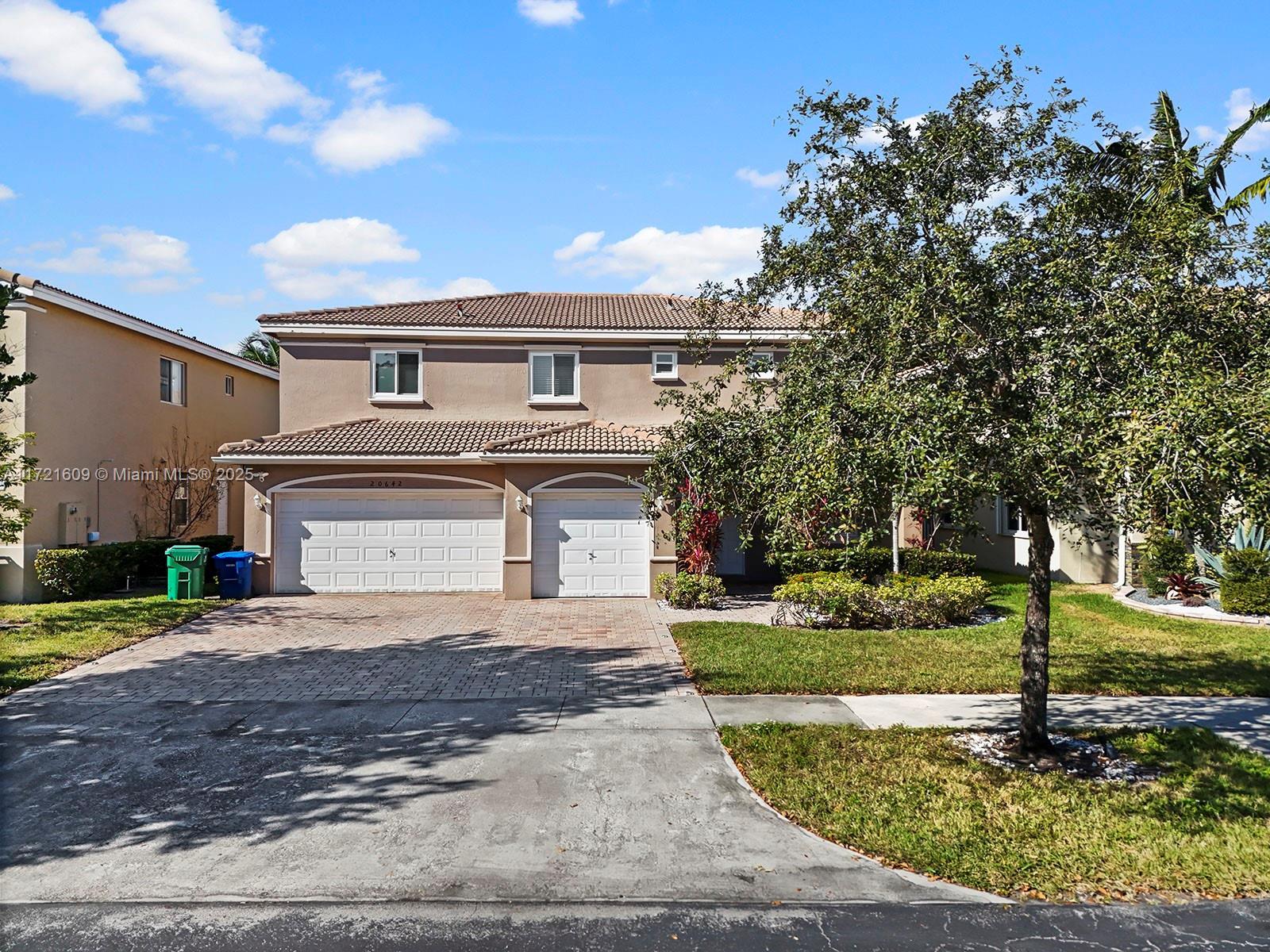Property for Sale at 20642 Nw 10th Ave, Miami Gardens, Broward County, Florida - Bedrooms: 5 
Bathrooms: 3  - $750,000
