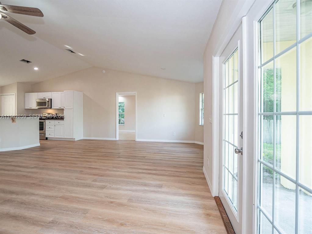 VERO LAKE ESTATES UNIT E - Residential