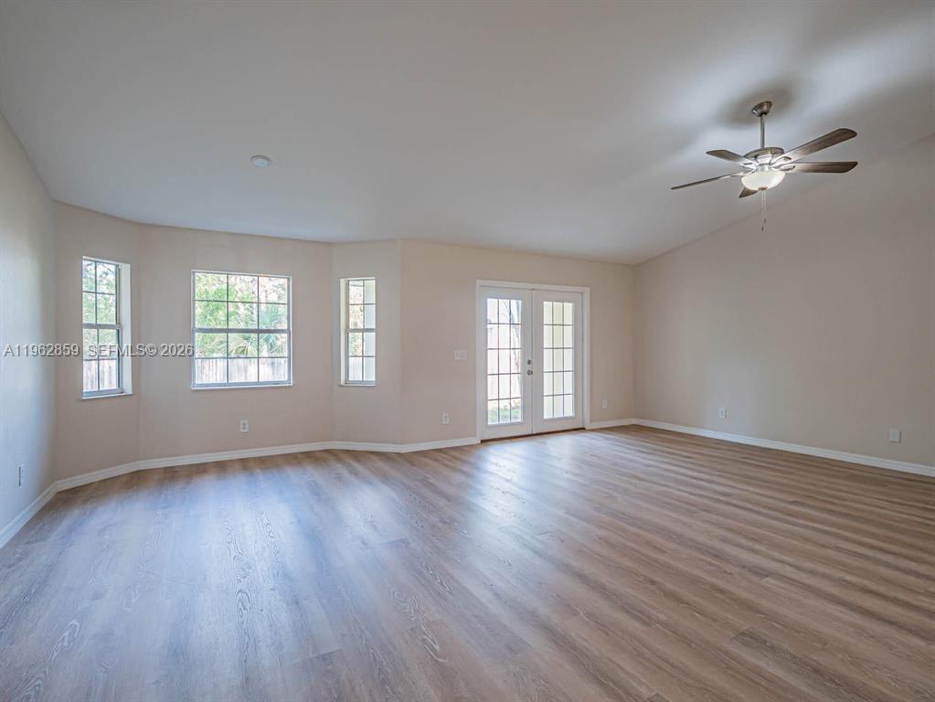 VERO LAKE ESTATES UNIT E - Residential