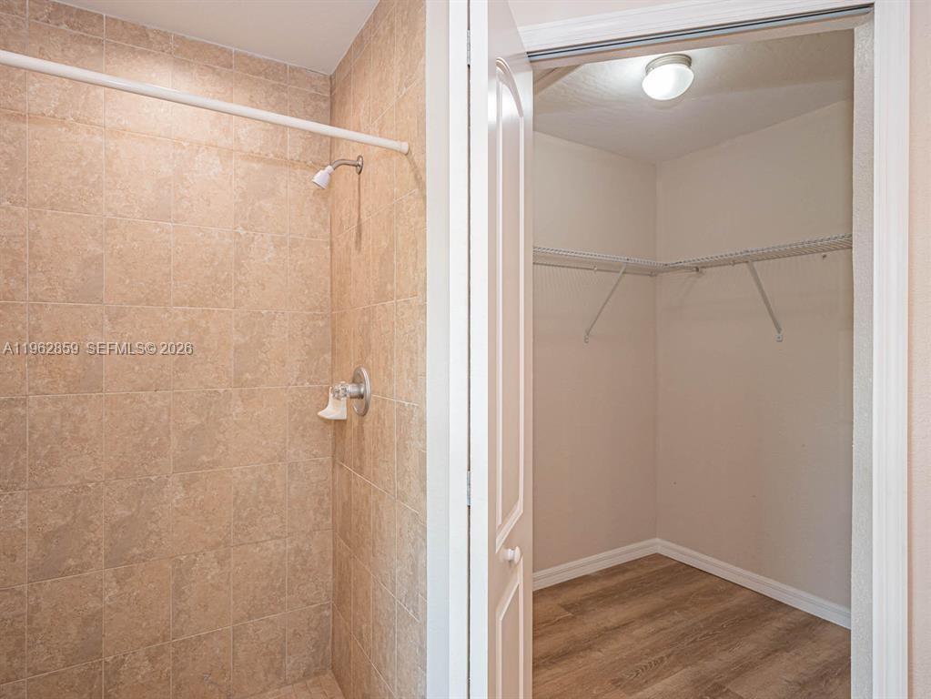 VERO LAKE ESTATES UNIT E - Residential