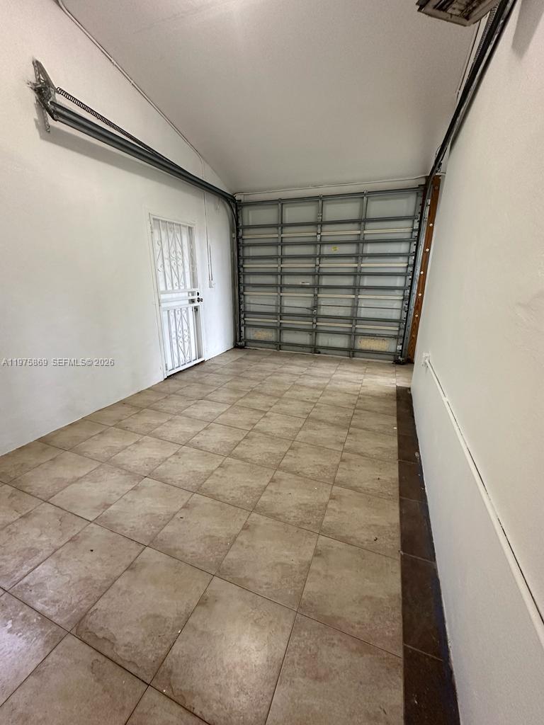 SUNSHINE MANOR NO 2 - Residential Lease