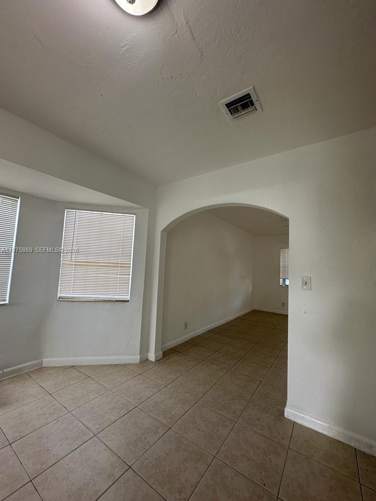 SUNSHINE MANOR NO 2 - Residential Lease