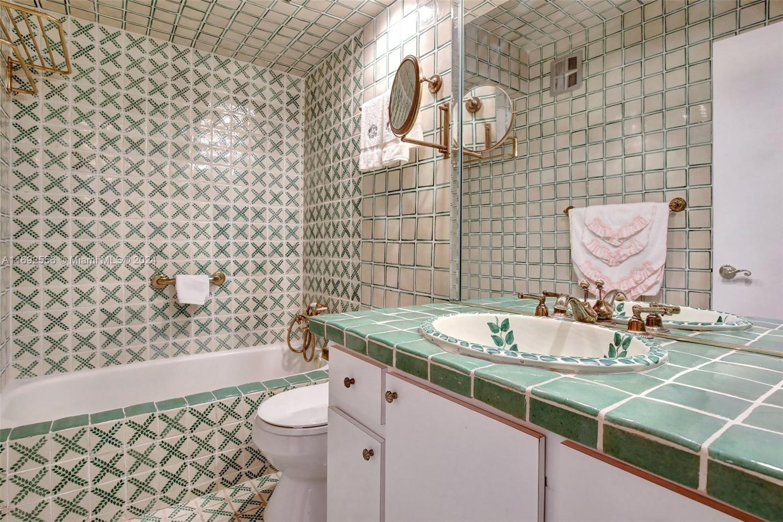 ISLE OF PARADISE CO-OP - Residential