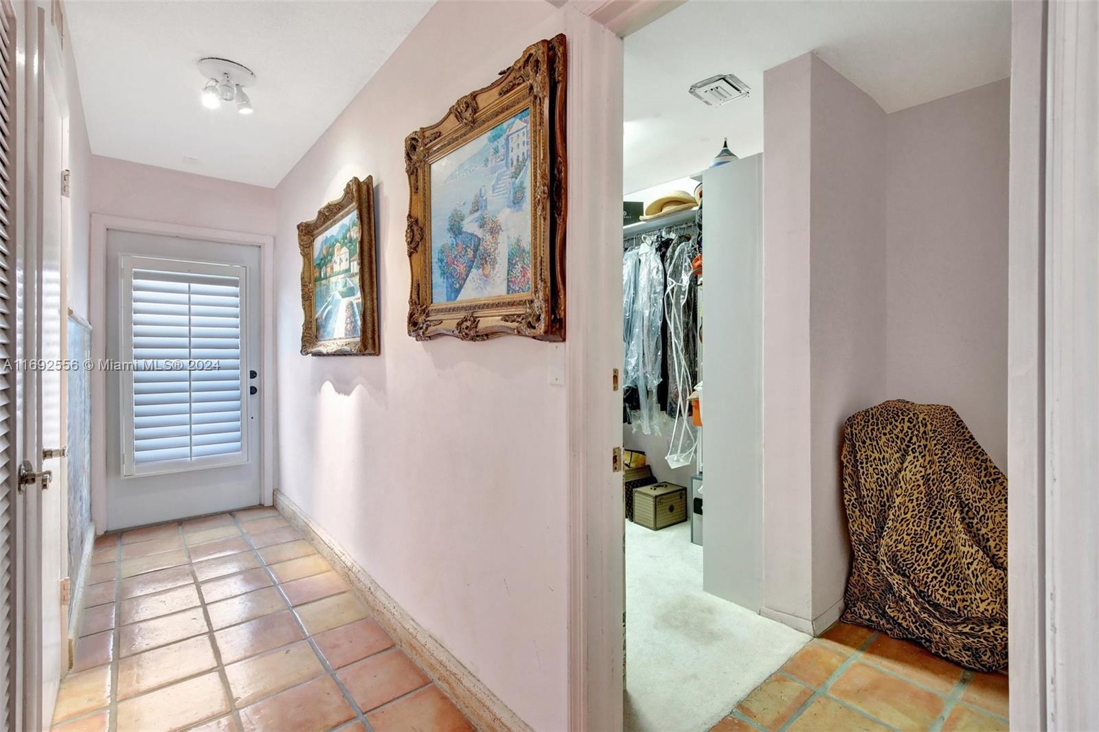 ISLE OF PARADISE CO-OP - Residential