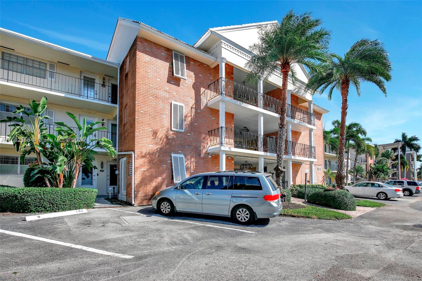 ISLE OF PARADISE CO-OP - Residential