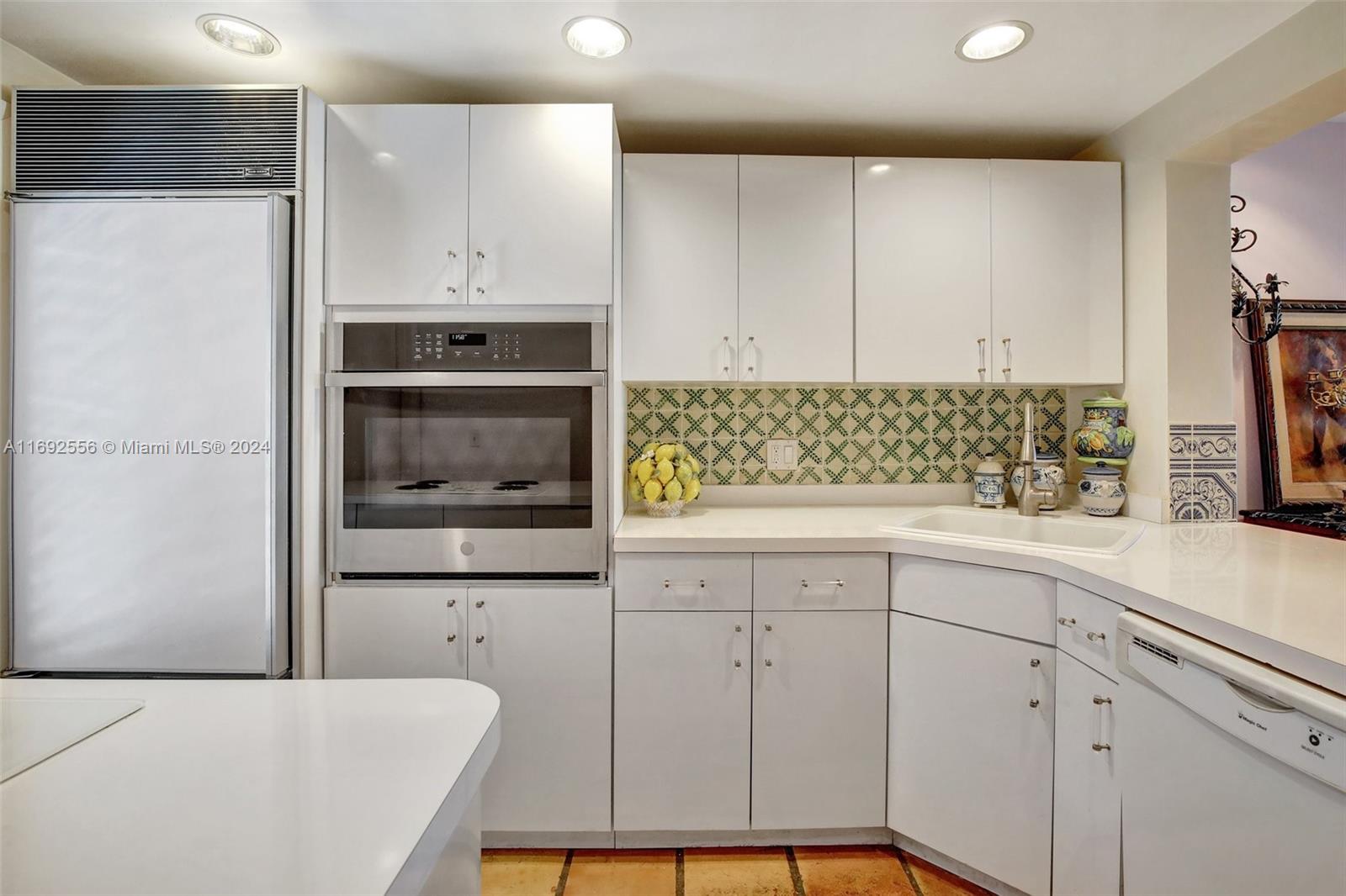 ISLE OF PARADISE CO-OP - Residential