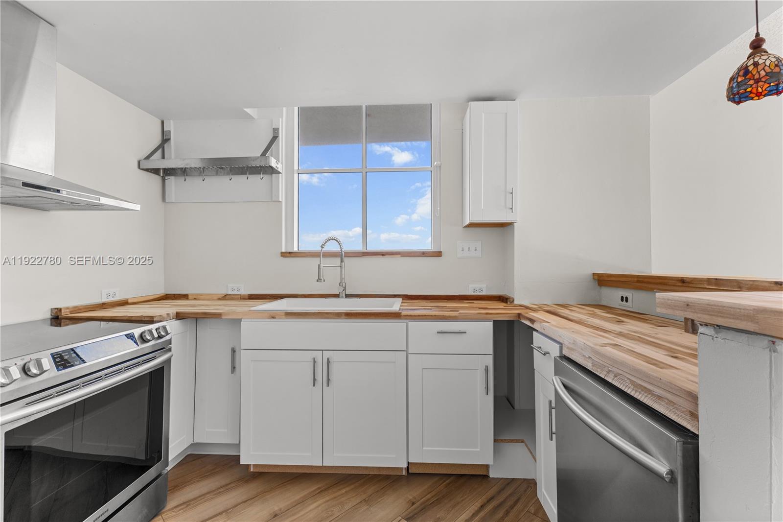 1881 79th St Cswy 807