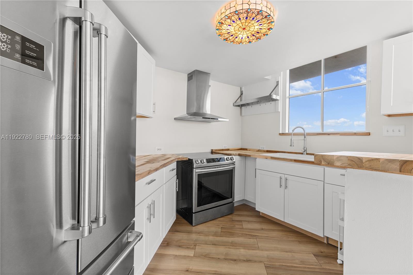 THE BRIDGEWATER CONDO - Residential