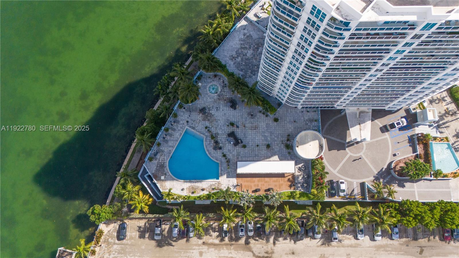 THE BRIDGEWATER CONDO - Residential