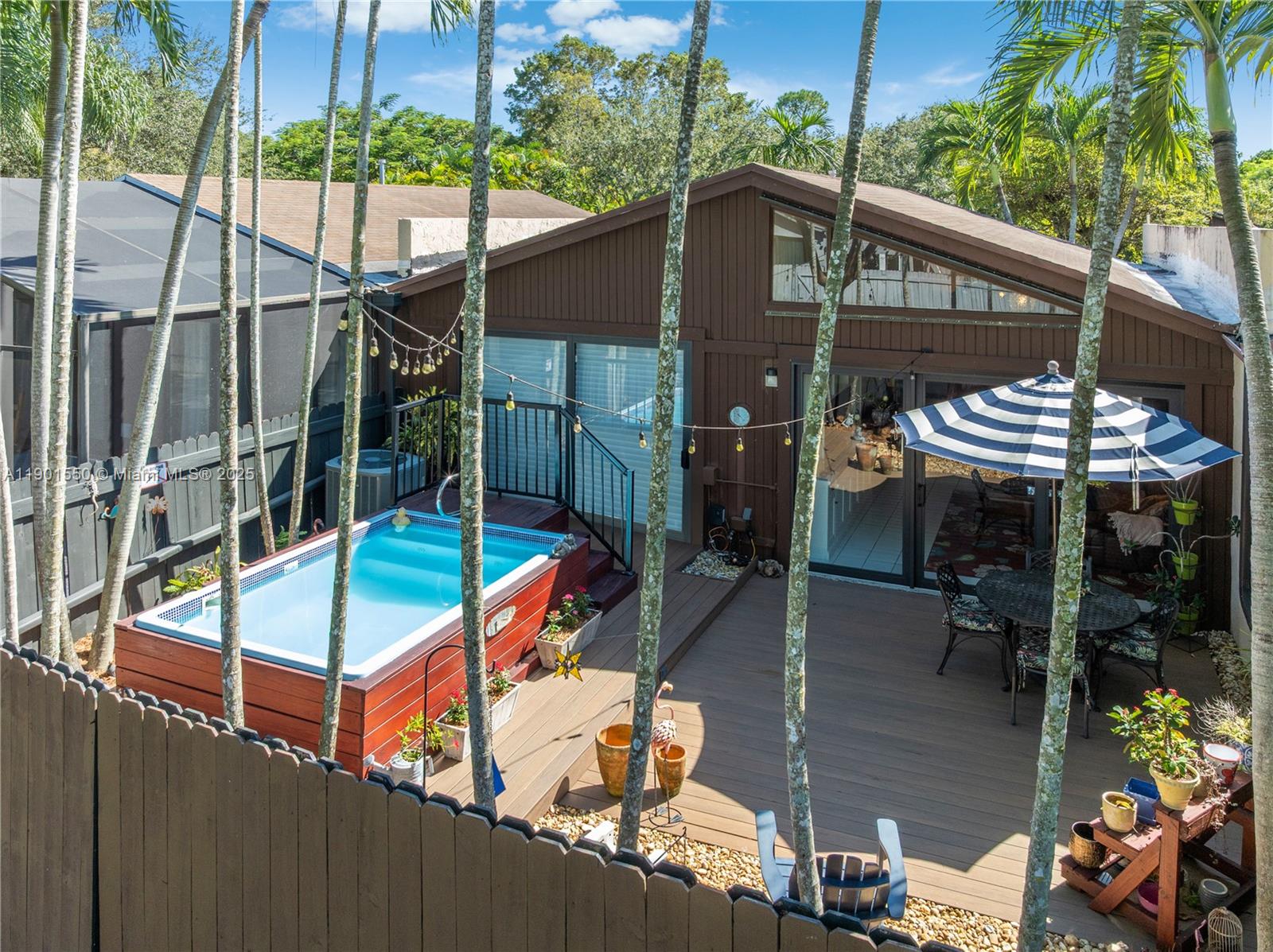 KILLIAN PINES TOWNHOUSES - Residential