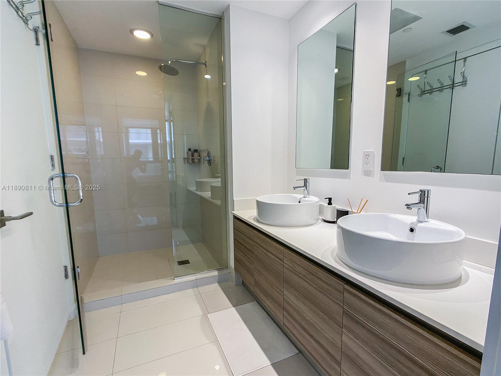 3401 MIDTOWN CONDO - Residential