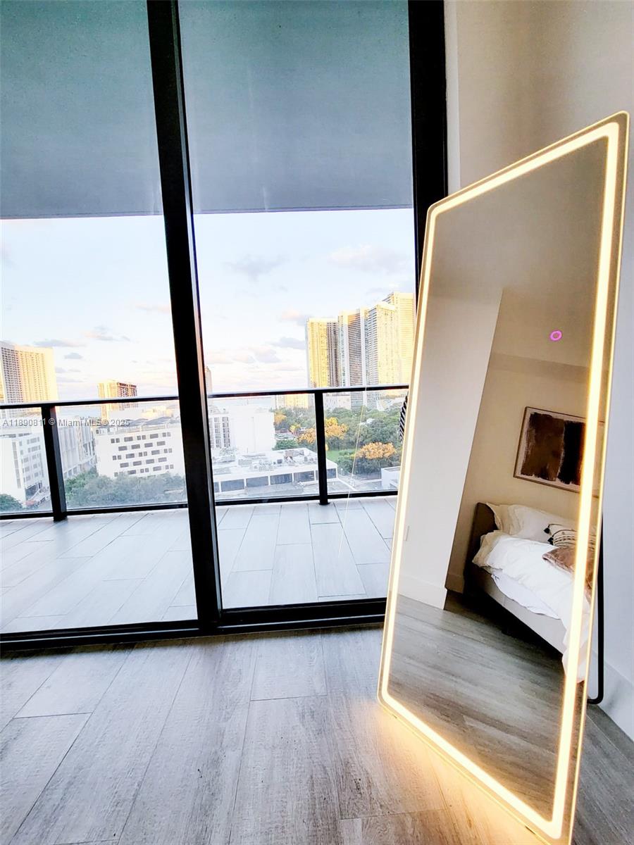 3401 MIDTOWN CONDO - Residential