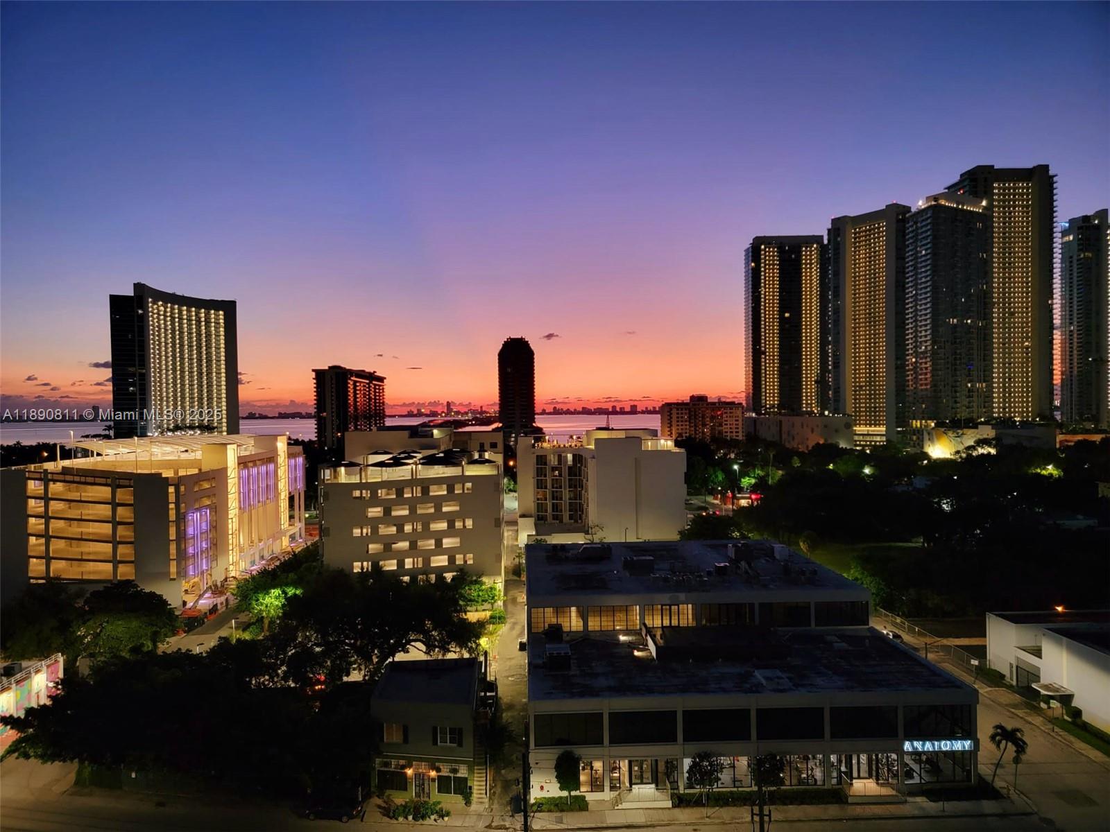 3401 MIDTOWN CONDO - Residential