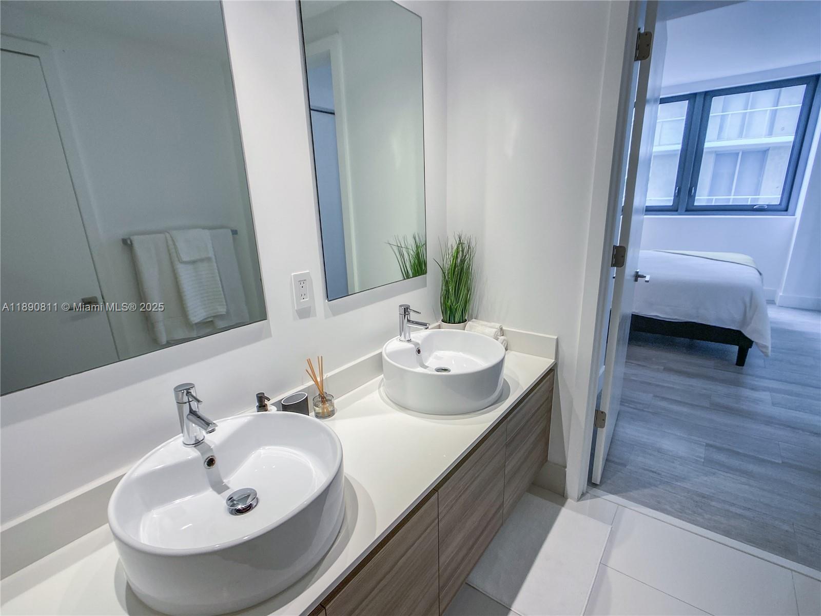 3401 MIDTOWN CONDO - Residential