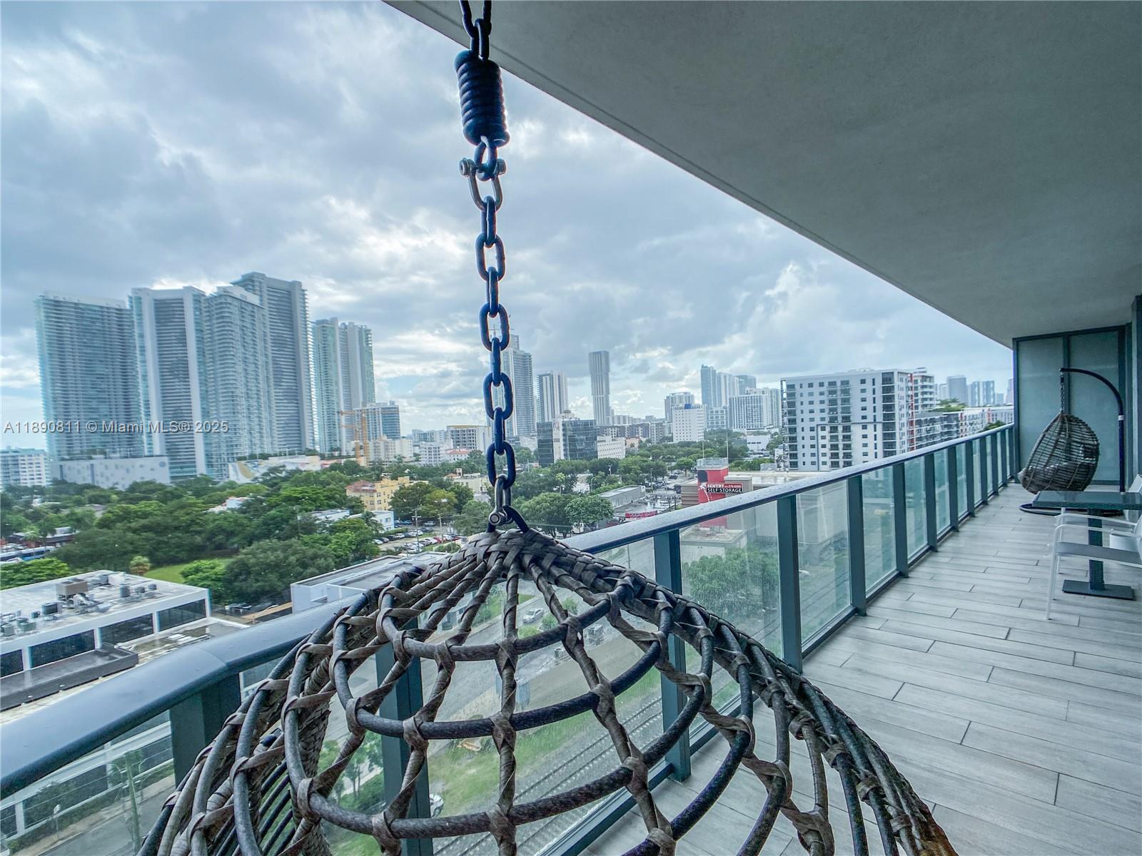 3401 MIDTOWN CONDO - Residential