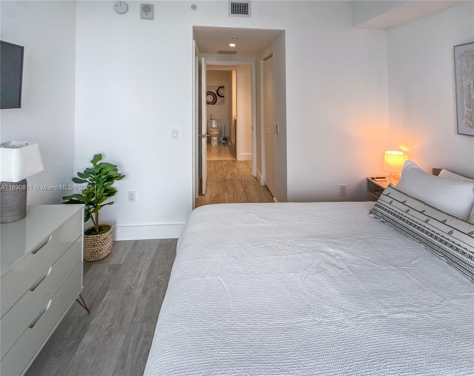 3401 MIDTOWN CONDO - Residential