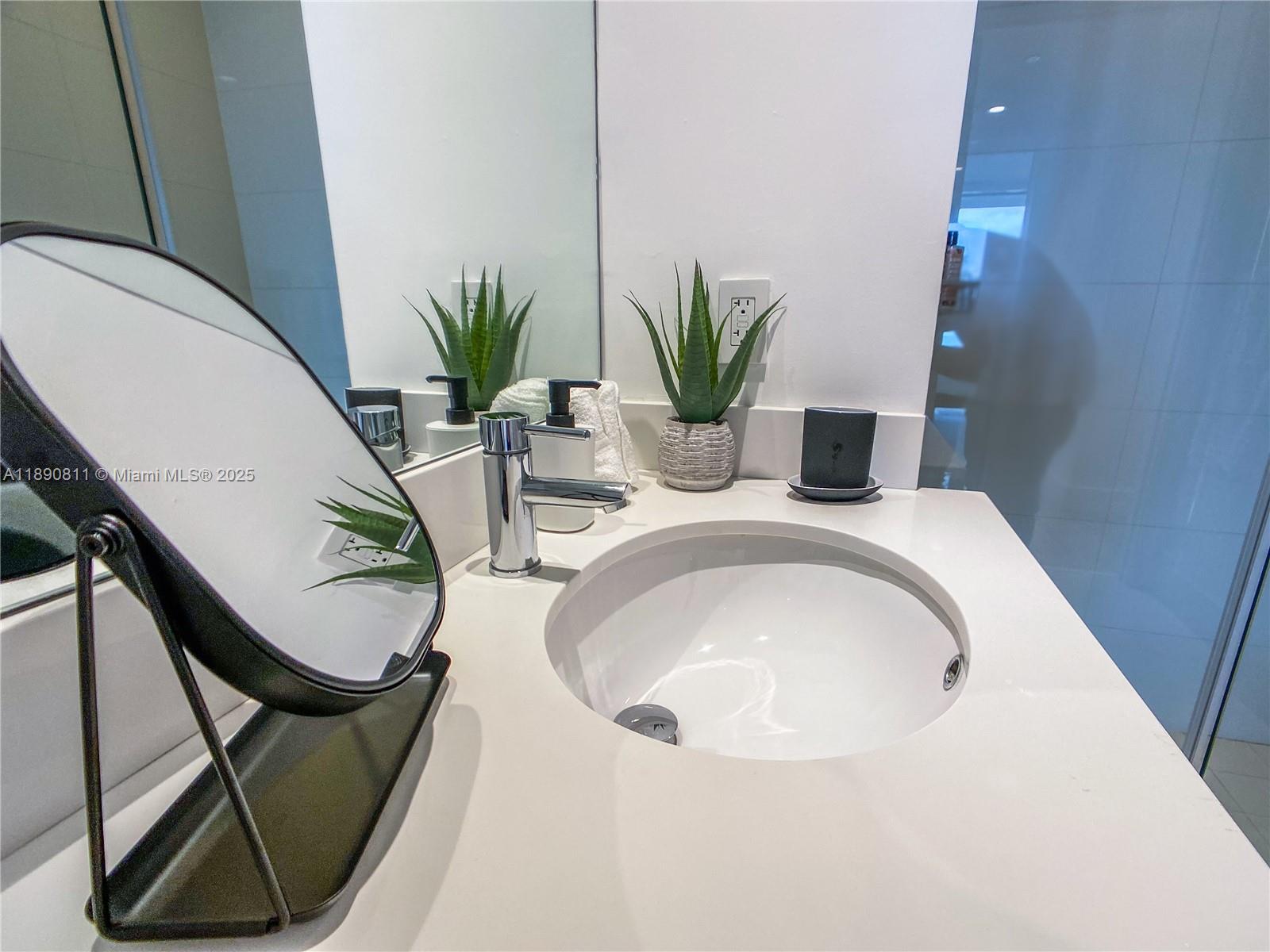 3401 MIDTOWN CONDO - Residential