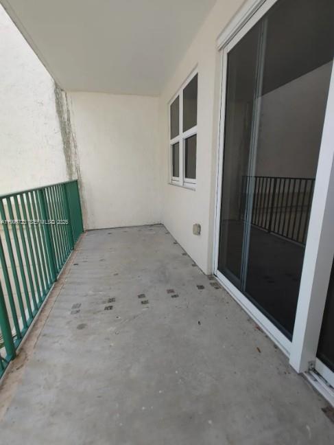 20000 E Country Club Dr 201