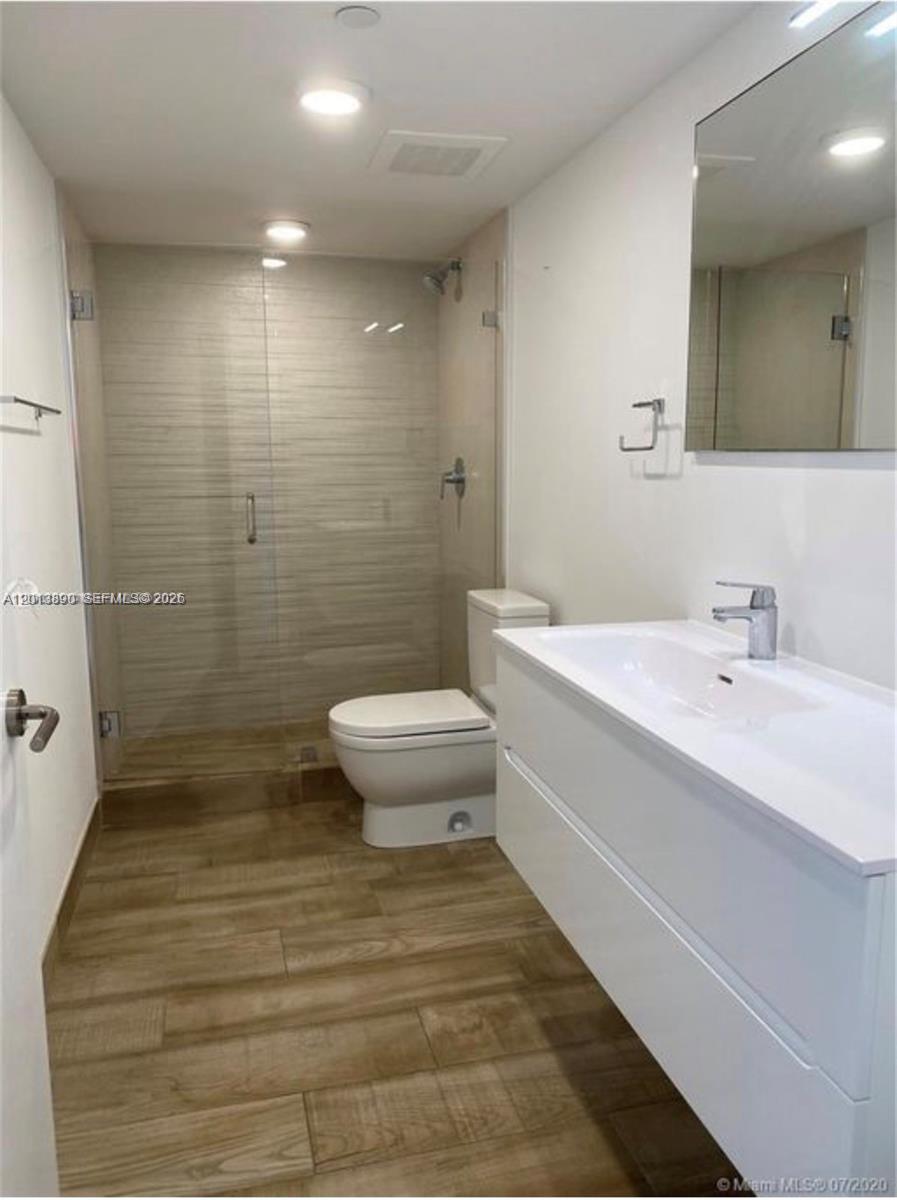 9261 E Bay Harbor Dr 704