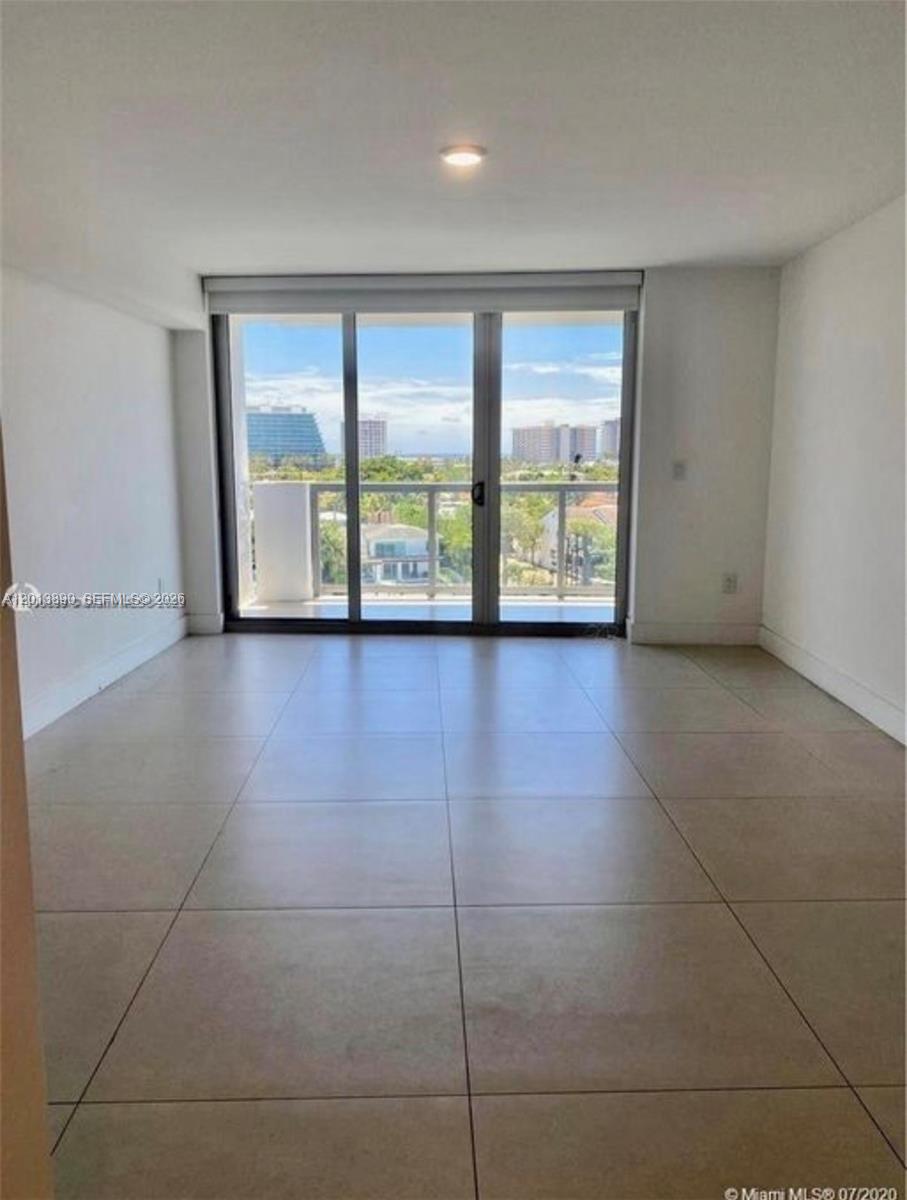 9261 E Bay Harbor Dr 704